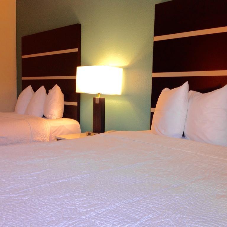 Americas Best Value Inn New London Mystic Kamer foto